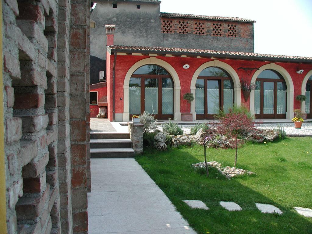 Гостьовий будинок Agriturismo Gian Galeazzo Visconti Валеджо-суль-Мінчо Екстер'єр фото